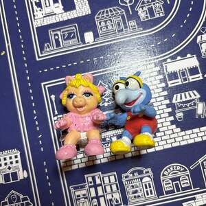Vintage Muppet Babies Miss Piggy & Gonzo PVC Figures - Jim Henson Productions Co